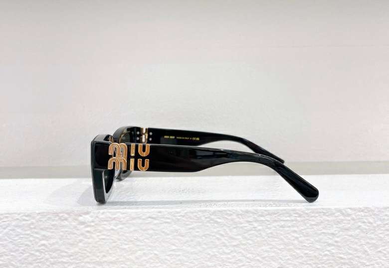 Picture of MiuMiu Sunglasses _SKUfw57231081fw